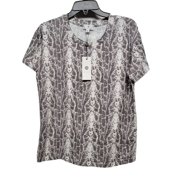 Socialite Tops - Socialite Crewneck T-Shirt in Small Gray Leopard Medium